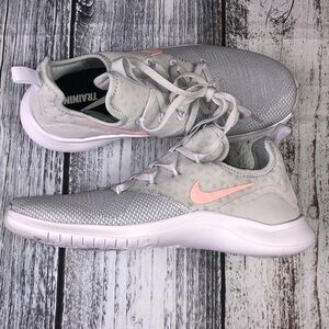 Nike Women's TR 8 Shoe Gray Pure Platinum Pink Sz9
